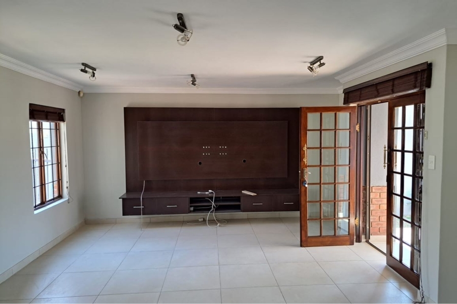 4 Bedroom Property for Sale in Buffelspoort Eco Estate North West